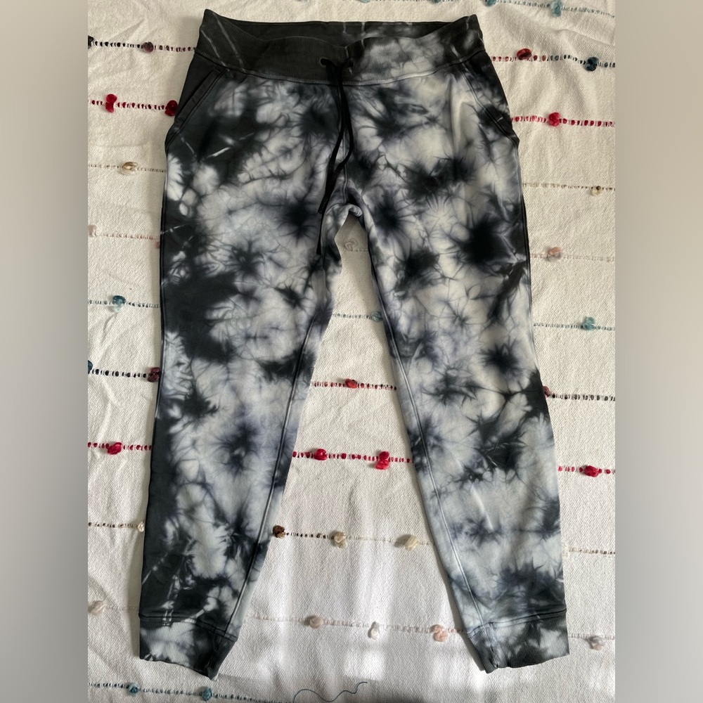 Lululemon Athletica Tie-Dye Gray Joggers